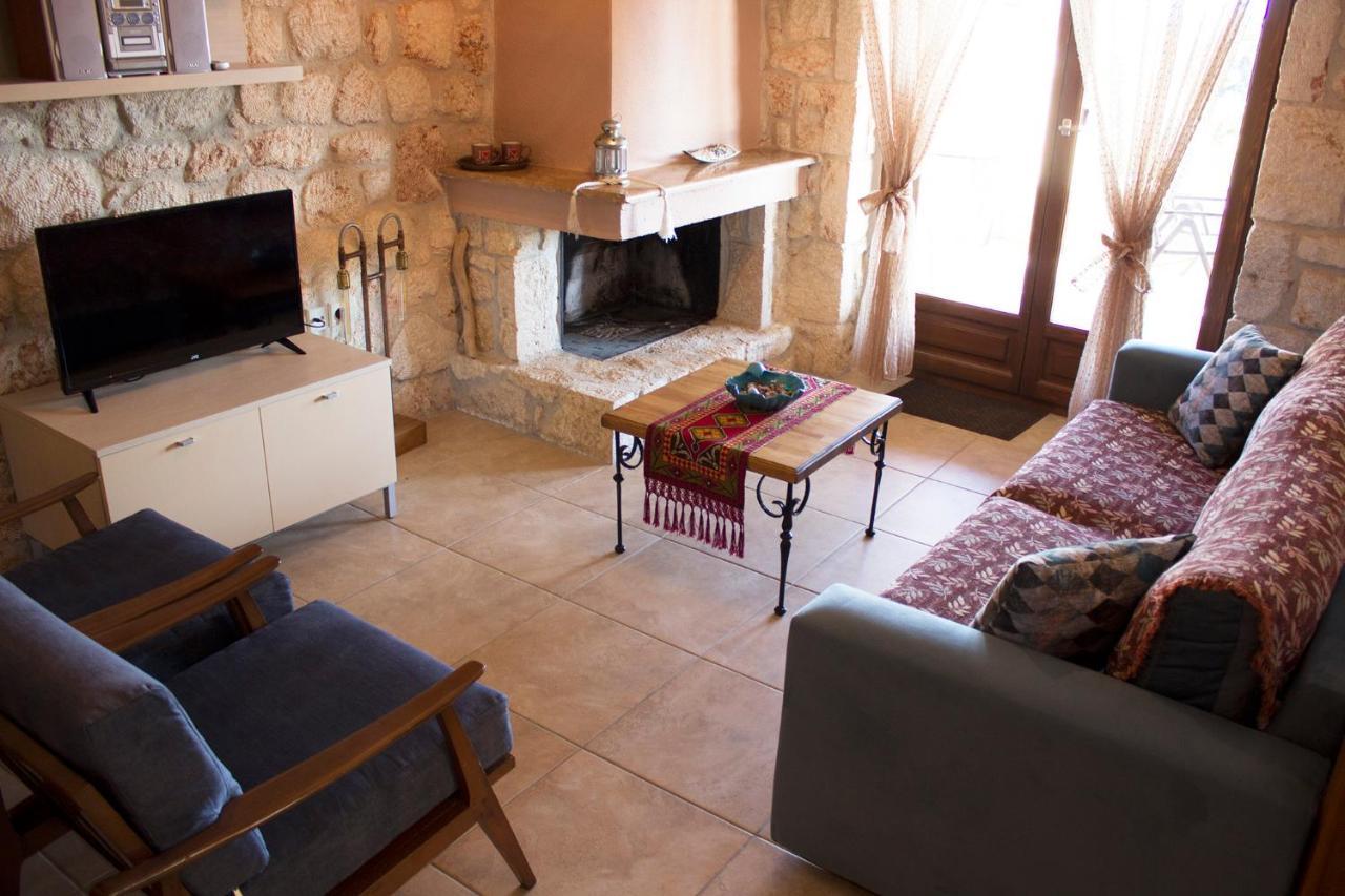 Helen'S Stone House Apartment Сивири Екстериор снимка